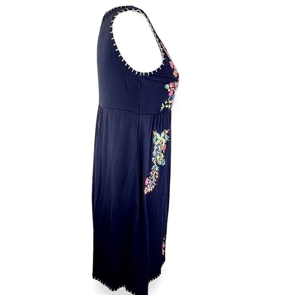 Chelsea & Theodore DressWoman’s Petite Medium Dark Blue Floral Embroidery - Picture 8 of 16